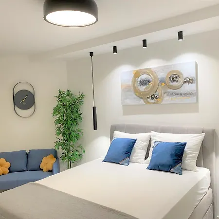Fani - In Apartment *