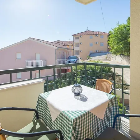 Fani - In アパート