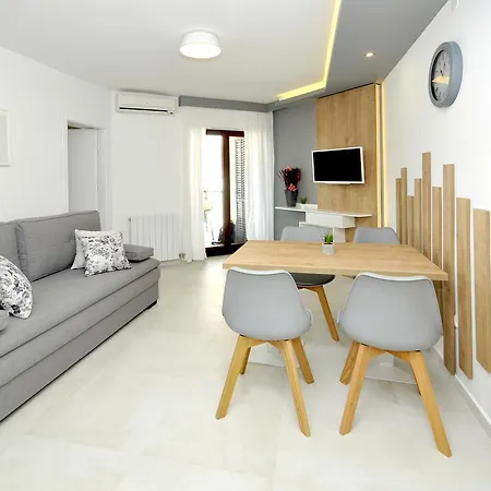 アパート Fani - In