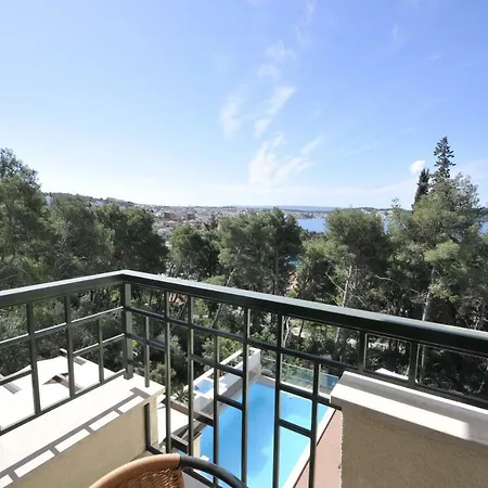 Apartman Fani - In *