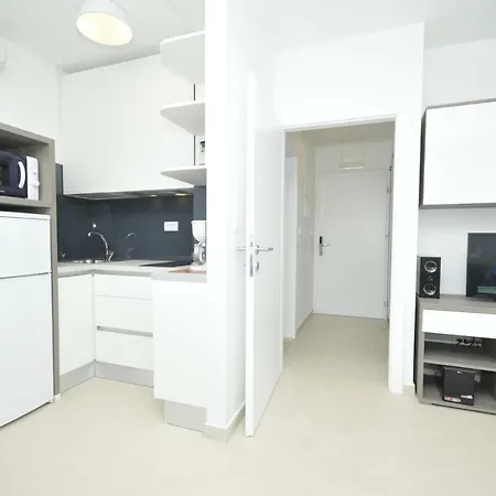 Apartman Fani - In *