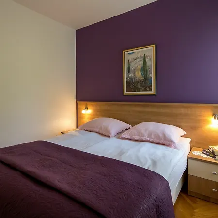 Apartman Fani - In *